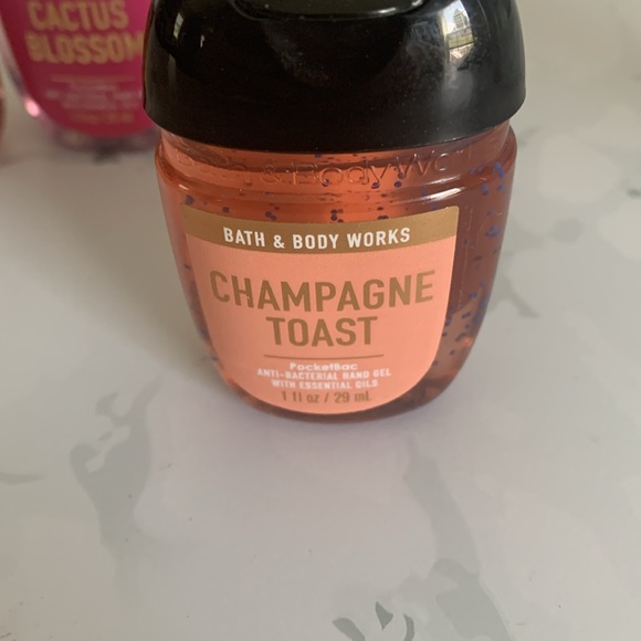 Bath & Body Works Hand Sanitizer Lot of (4) 1oz Bottles new - Picture 2 of 5